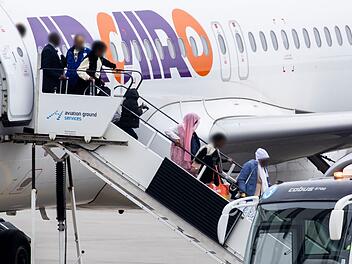 EU-Resettlement-Flug aus Kairo in Hannover gelandet