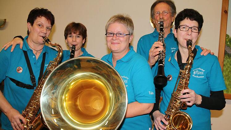 Prüfung bestanden (v.l.): Gisela Poettgen, Silvia Emmerling, Elisabeth Borst, Norbert Bauer und Conny Holzinger. Auf dem Bild fehlen Rene Beckmann und Matthias Reith.  Foto: Gerd Schaar