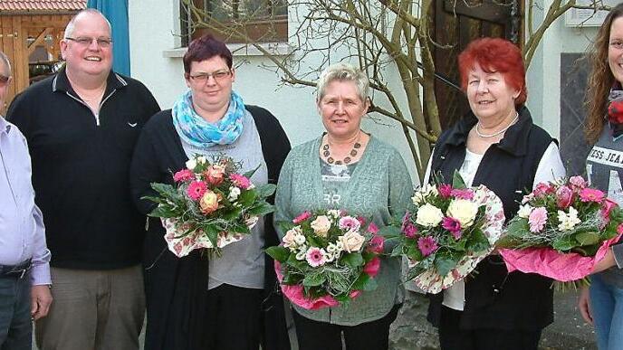 Der TTC Wallenfels führte BLSV-Ehrungen bei der Jahreshauptversammlung durch. Im Bild von links: Vorsitzender Horst Hofmann, Uwe Eger, Nadine Weiß, Ulla Hader, Maria Zeuß und Katja Schreiner.  Foto: Hans Franz