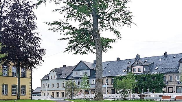 Der Umbau der Teuschnitzer Stadtmitte schreitet weiterhin gut voran.  Foto: Heike Sch&uuml;lein