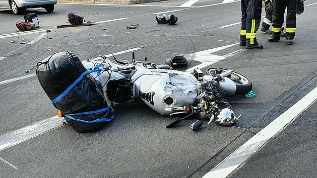 Das Motorrad des 25-J&auml;hrigen, der bei einem Zusammensto&szlig; auf der B286 (fr&uuml;her B27) an der Autobahn-Anschlussstelle Volkers t&ouml;dlich verungl&uuml;ckte. An dieser Stelle knallte es in den vergangenen Jahren &ouml;fters. Foto: Freiwillige Feuerwehr Bad Br&uuml;ckenau