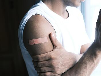 Symbolbild: Impfung, Covid-19, Corona