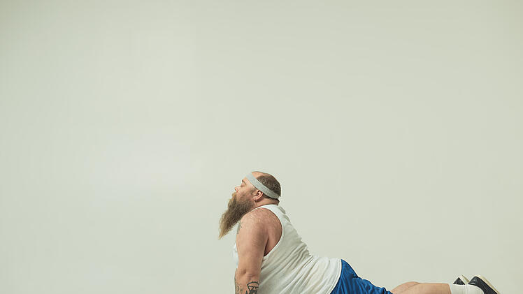 Dicker Mann mach Yoga, Sport, Turnen