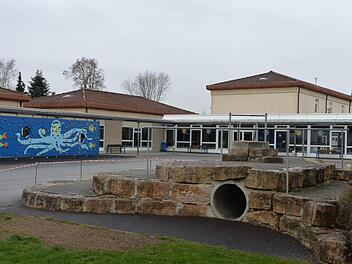 An der Mittelschule Sassanfahrt gibt es wegen des Schülermangels in diesem Schuljahr nur noch je eine 5., 6. und 9. Klasse. Foto: Ronald Rinklef