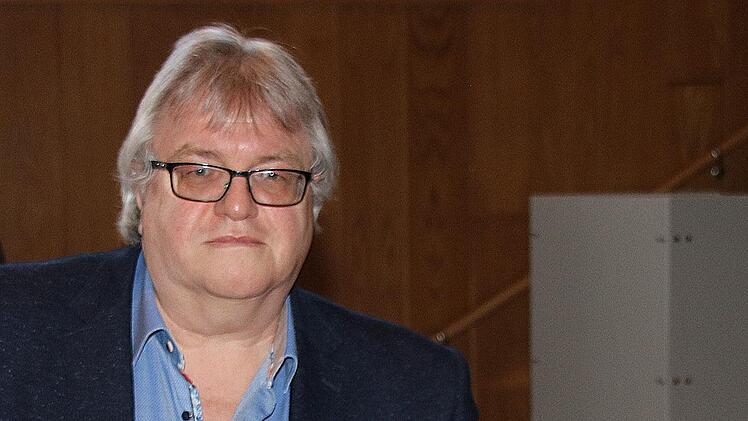 2. Bürgermeister der Marktgemeinde Maßbach bleibt Wolfgang Rützel, hier bei der Stimmabgabe.