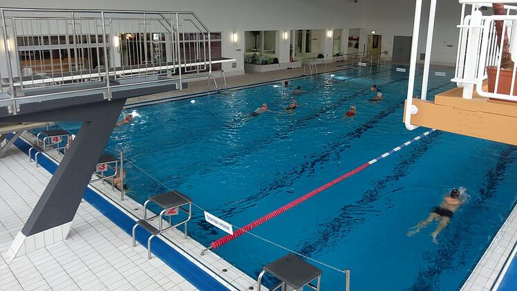 Kulmbach: Hallenbad senkt Wasser- und Raumtemperaturen - mehrere Einschränkungen für Besucher