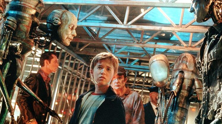 Der kleine David (Haley Joel Osment) ist ein Roboterjunge, der dazu verdammt ist zu lieben. Was halten eigentlich k&uuml;nstliche Intelligente Programme von Steven Spielbergs Zukunftsvision "A.I.: K&uuml;nstliche Intelligenz"?