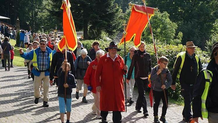 Impressionen von der Kreuzbergwallfahrt. Foto: Marion Eckert