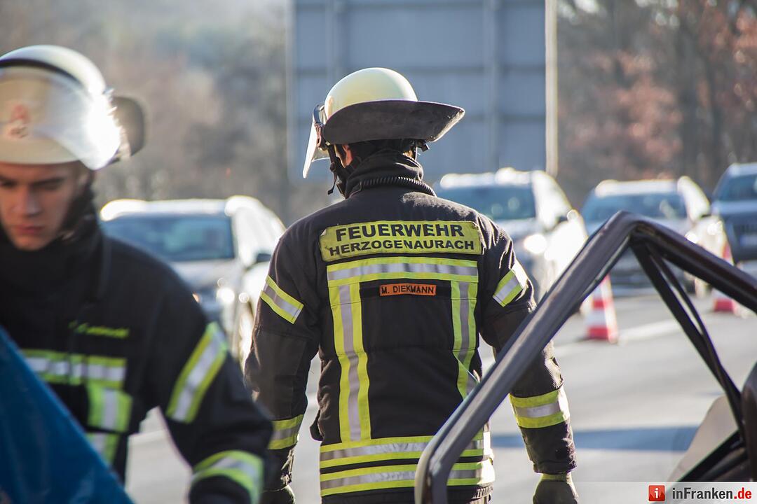 Serienunfall auf A3 bei Heßdorf -zwei Frauen verletzt
