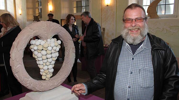 In der Ausstellung "Magie der Steine" zeigt Gerald Weismantel Kunstwerke aus Naturstein.  Fotos: Roland Mayer
