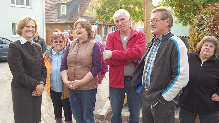 Plausch mit Anwohnern