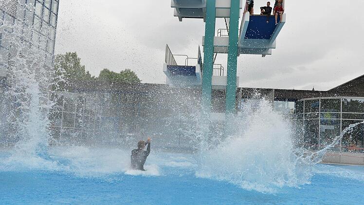 Wassertag beim Jugendfestival YouCo im Aquaria Freibad in CoburgFoto: Ronald Rinklef