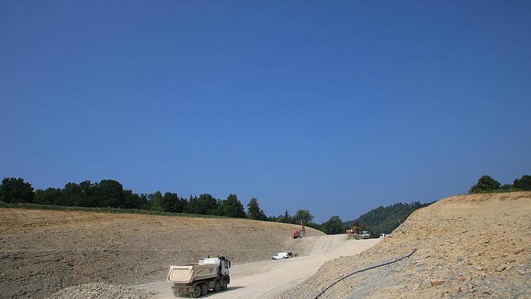 Juli 2018: Die Baustelle gleicht einer Mondlandschaft.Archiv/Jürgen Gärtner