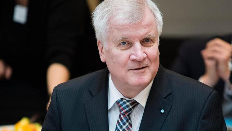 Ministerpräsident Horst Seehofer unterstützt Coburgs Wunsch nach einem Kompetenzzentrum für Maschinenbautechnik. Foto: Gregor Fischer/dpa