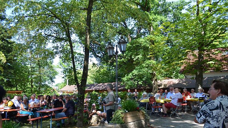 Der Frühschoppen war gut besucht. Foto: Larissa Händel