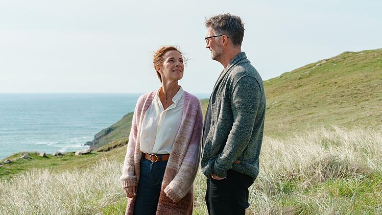 Kate Evans (Clelia Sarto) m&ouml;chte ihre in die Jahre gekommene Ehe mit Andrew (Simon B&ouml;er) wieder beleben.