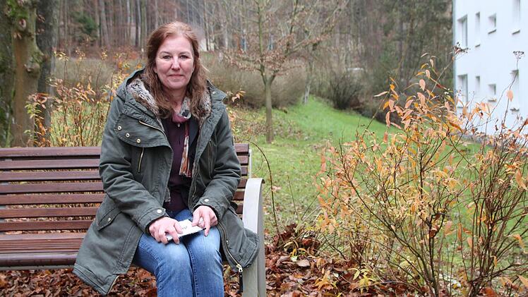 Sabine Preisendörfer, Leiterin des Willy-Brandt-Hauses, freut sich, das an dieser Stelle im nächsten Jahr ein Demenzgarten entsteht. Foto: Ulrike Müller