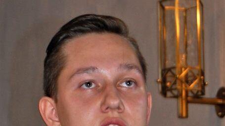 Abschlussfeier für die Hammelburger Realschul-Absolventen - Schülersprecher Christian Schießer be seiner Rede.Sigismund von Dobschütz