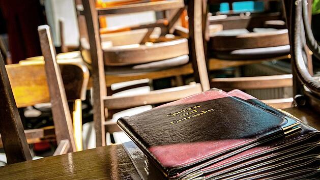 Flaute in der Gastst&auml;tte: Corona hat zu einem Einbruch in der Beherbergungs- und Gastrobranche gef&uuml;hrt. Unternehmen sollten die Kurzarbeit jetzt nutzen, um ihre Besch&auml;ftigten weiterzubilden, so die Gewerkschaft NGG. Foto: NGG