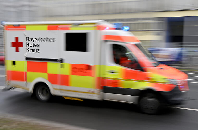 Kreis Bamberg: Auto landet im Graben - Fahrer schwer verletzt