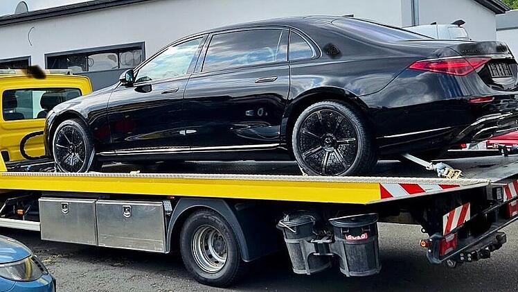 Aschaffenburg: Zoll beschlagnahmt mehrere Luxusautos - schwere Vorwürfe gegen Autohaus