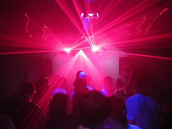 Die Disco "Vegas Club" in Zahlbach ist geschlossen. Symbolbild: Florian Arzberger