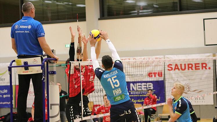 Protagonisten im Hammelburger Spiel: Lorenz Karlitzek und Zuspieler Hannes Krochmann (rechts). Foto: Jens Feistel