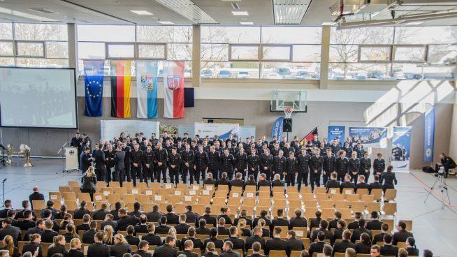 Feier zur Beförderung von Lehrgangsabsolventen des Bundespolizei-Ausbildungs- und Förderungszentrums Oerlenbach zu Polizeimeistern und -meisterinnen. Frank Dölling