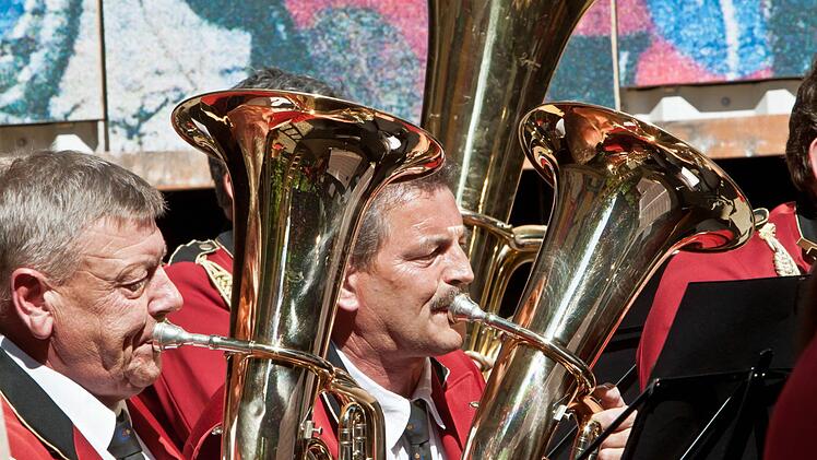 In der Region gibt es viele leistungsfähige Blasorchester - vom Musikverein Beiersdorf (Foto) über die Blaskapelle Meeder bis zum Musikverein Stadt Rödental. Der  Nordbayerische Musikbund hat nun angeregt, ein "Stadt-Kreis-Orchester Coburg" zu gründen - mit finanzieller Unterstützung des Landeskreises.Foto: Archiv/Jochen Berger