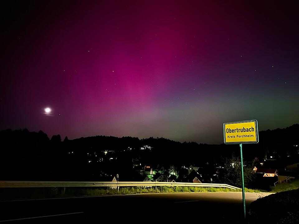 Polarlichter über Franken: Himmelsspektakel liefert spektakuläre Bilder