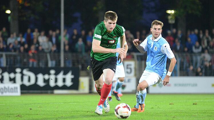 Mit Elan ins Derby: Schweinfurts Kevin Fery (vorne). Foto: Marion Wetterich