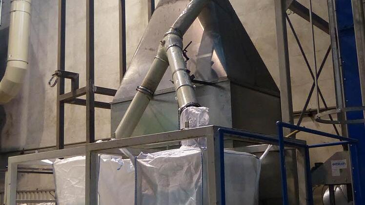 Die Reste aus der abgesaugten und gefilterten Luft landen in Big Bags.