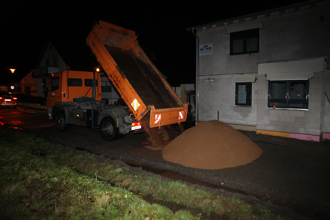Hochwasser in Franken: In der Nacht zum Freitag kam es in Ansbach zu teils schweren Überschwemmungen