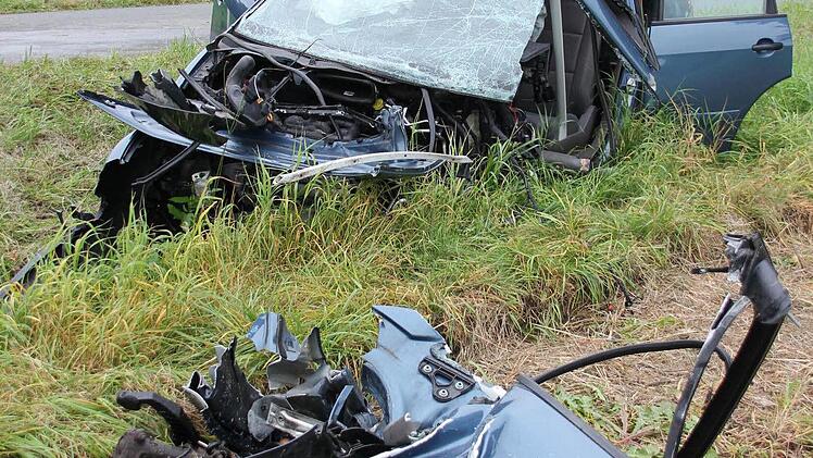 Der Audi wurde total beschädigt. Foto: Friedwald Schedel