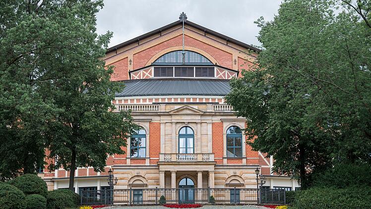 Bayreuther Festspielhaus am Grünen Hügel