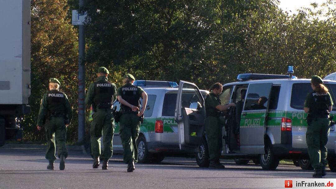 Heckenschütze feuert auf fahrende Autos bei Schnaittach