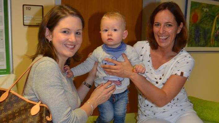 Osteopathie für die Kleinsten gab es beim Infotag in der Helios-Frankenwaldklinik. Foto: Karl-Heinz Hofmann