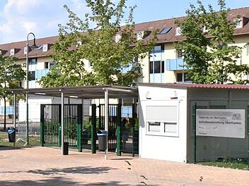 Die Bilanz der Aufnahmeeinrichtung  Oberfranken (AEO) fällt nach Ansicht von Kritikern ernüchternd aus. Das Ombudsteam der Stadt Bamberg fordert weitere Anstrengungen für einen angemessenen Betrieb eines "Ankerzentrums". Foto: Ronald Rinklef