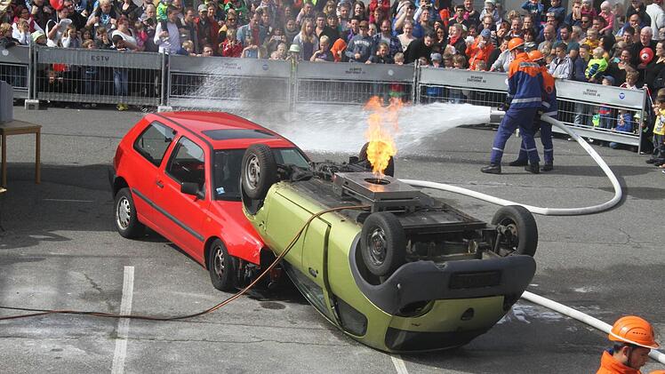 Jugendfeuerwehr im Einsatz Foto: Michael Busch