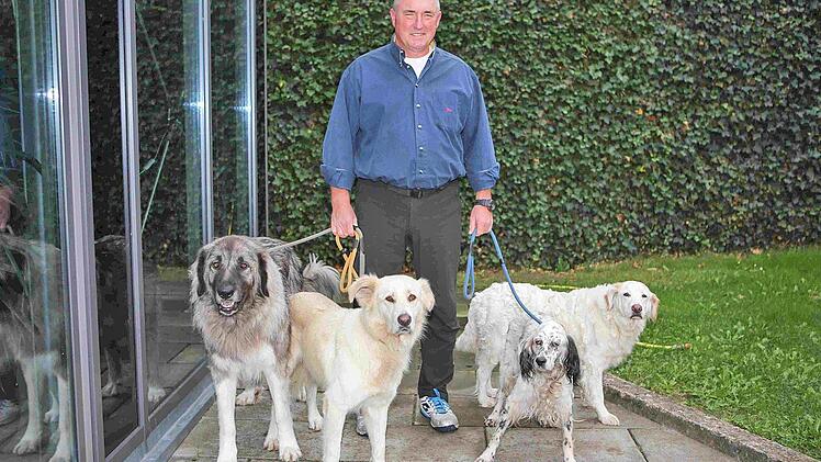 Die Schl&uuml;ssel f&uuml;rs Tierheim hat er schon wieder abgegeben: Robert Pfuhlmann .  Foto: RiegerPress