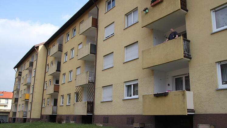 Nun soll der gesamte Block saniert werden - für schätzungsweise zwei Millionen Euro. Foto: Ulrike Müller