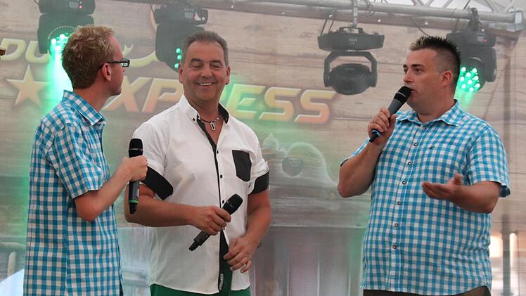 Andy (l.) und Markus Weiß mit Thomas Fauser   Foto: Johanna Blum