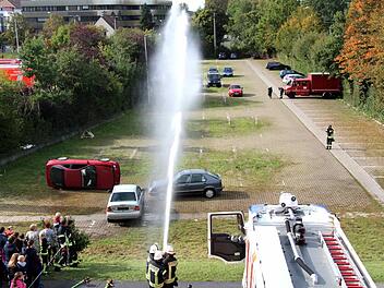 Der Einsatz verschiedener Strahlrohre beeindruckte die Besucher.Richard Sänger