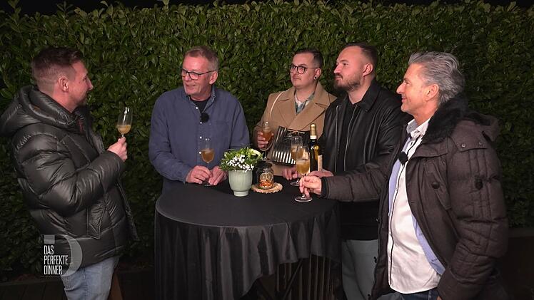 Die erste Überraschung: Diese Woche sind nur Männer dabei. Die zweite Überraschung: Mike und Uli kennen sich ganz entfernt und sind fast Nachbarn.