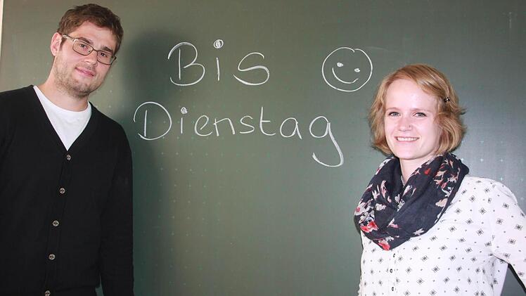 Benedikt Weghorn und Anna Hub unterrichten ab Dienstag auf der Höchstadter Realschule. Foto: Sabine Herteux