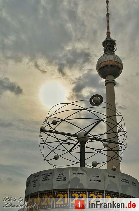 Weltuhr und Fernsehturm am Alexanderplatz