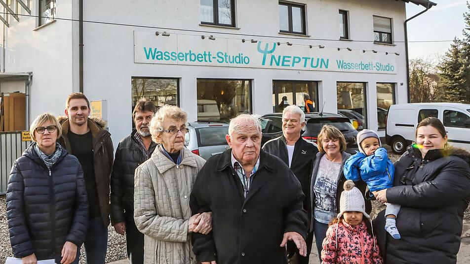 17 Menschen aus vier Generationen leben im Haus Nürnberger Straße 160.  Foto: Barbara Herbst