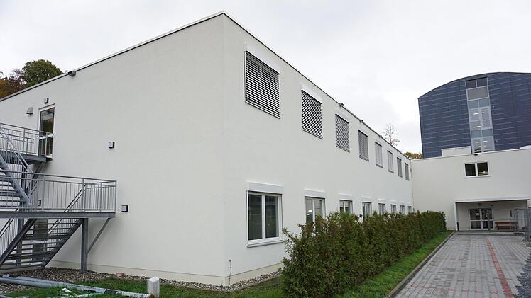 Im sogenannten Interimsgebäude ist die Corona-Station des Klinikums Kulmbach eingerichtet. Foto: Klinikum