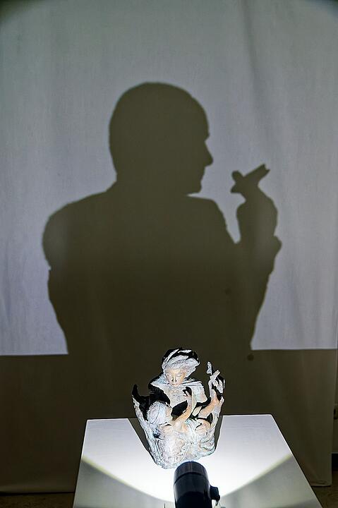 Eine magische Kulisse mit effektvoll platzierter Lichtkunst.