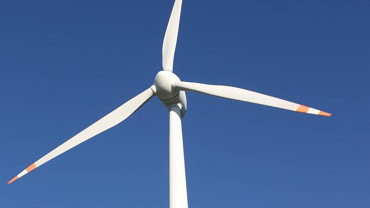 Der Marktgemeinderat diskutierte auch darüber, ob Windräder die Landschaft verschandeln oder nicht. Foto: Carmen Schwind